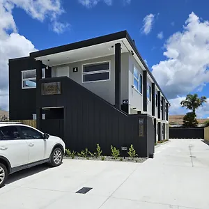 Redwood Apartment